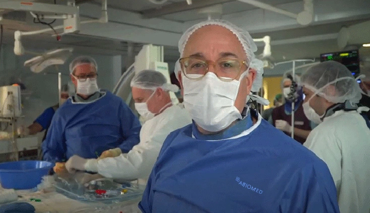 Mitarbeiter aus dem Medical Office im Katheterlabor